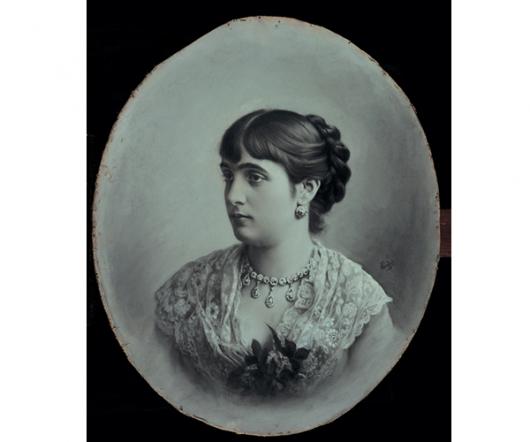 Portrait de jeune femme au châle
